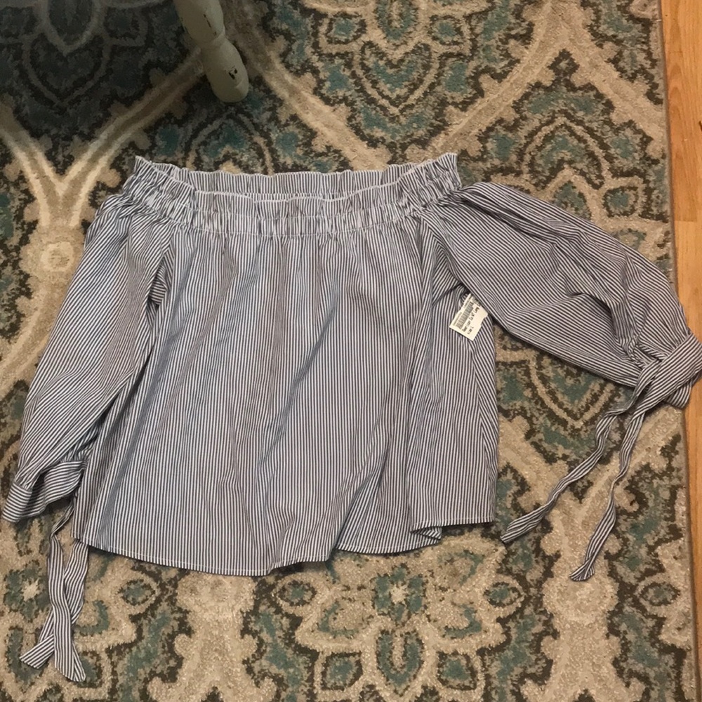 Super cute off the shoulder dressy top